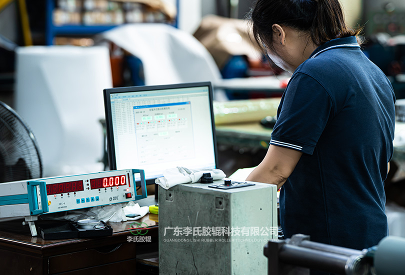 信得膠輥廠生產實景